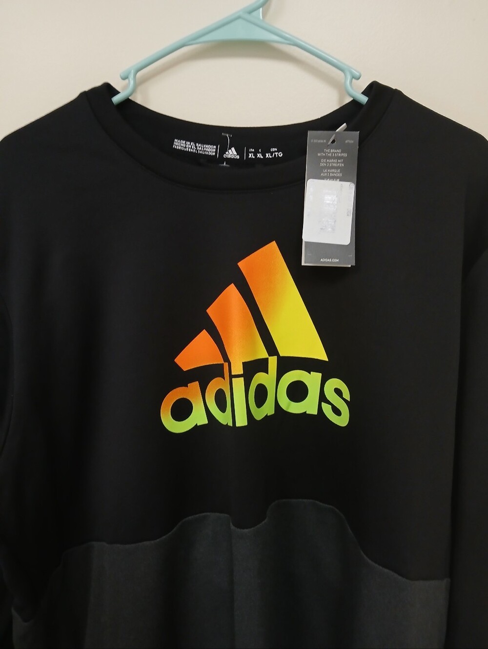 Adidas Graphic Long Sleeve Shirt / SweatshirtDetails: Black & dark grey color